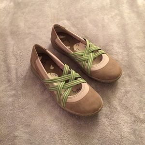 ‼️July 1 Closing! b.o.c. Walking Shoe “Nambe”